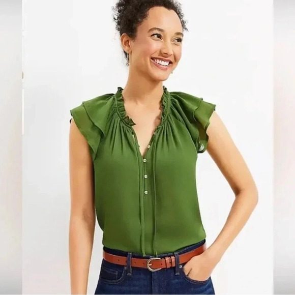 LOFT Tops - Loft green Flutter Button Tie Neck Top Size small like new